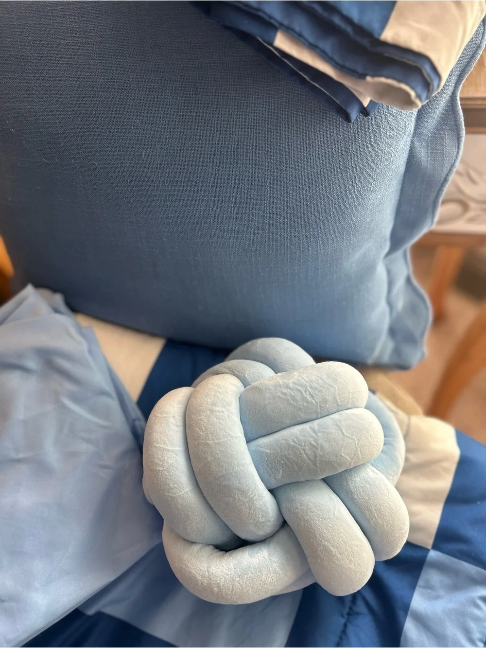 Full Sized comforter set- Full sized